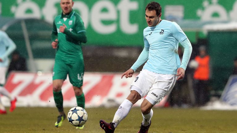 Дунав Русе иска да си върне опитния полузащитник Васил Шопов