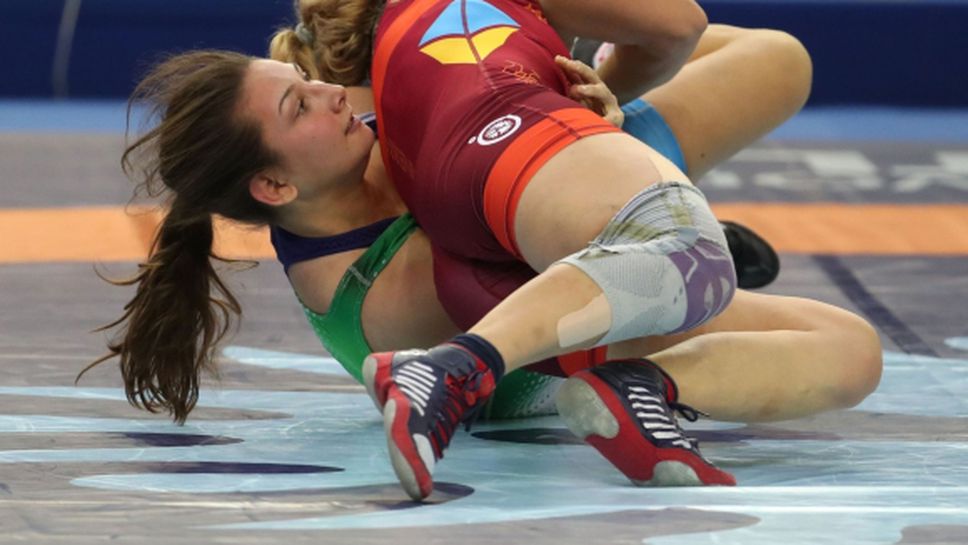 Виктория Бобева и София Георгиева ще участват в репешажите за бронзовите медали на Световното първенство по борба