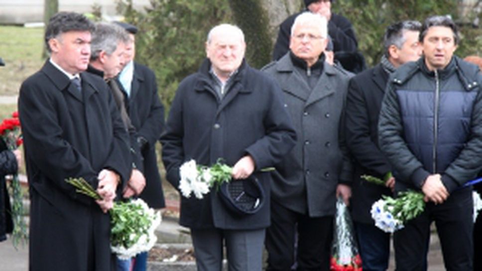 Стотици изпратиха Павел Панов