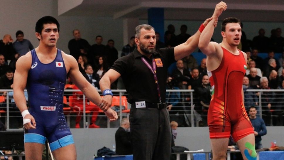 Страхотен Кирил Милов помете световен шампион и е на полуфинал на Световното