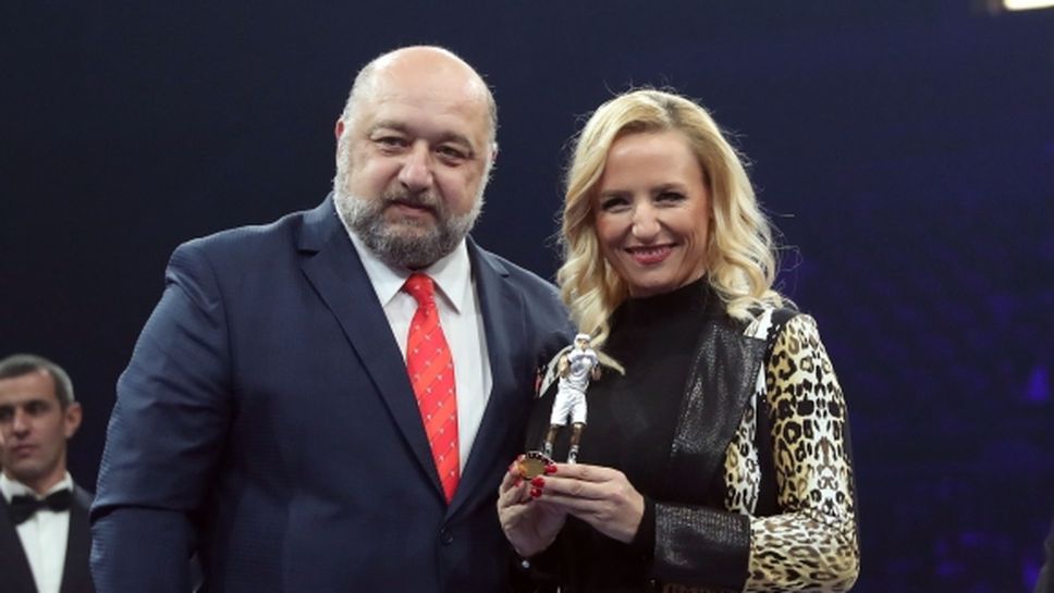 Министър Кралев награди заслужили боксьори и треньори преди мача на Пулев и Фюри (галерия)