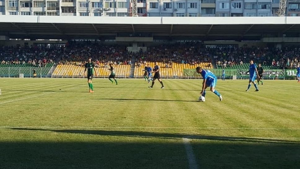 Реновирането на стадион "Черноморец" в Бургас продължава