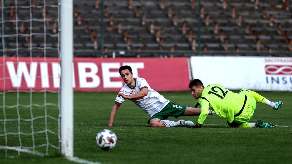 Илия Груев - младши завърши великолепна многоходова българска атака за 3:0