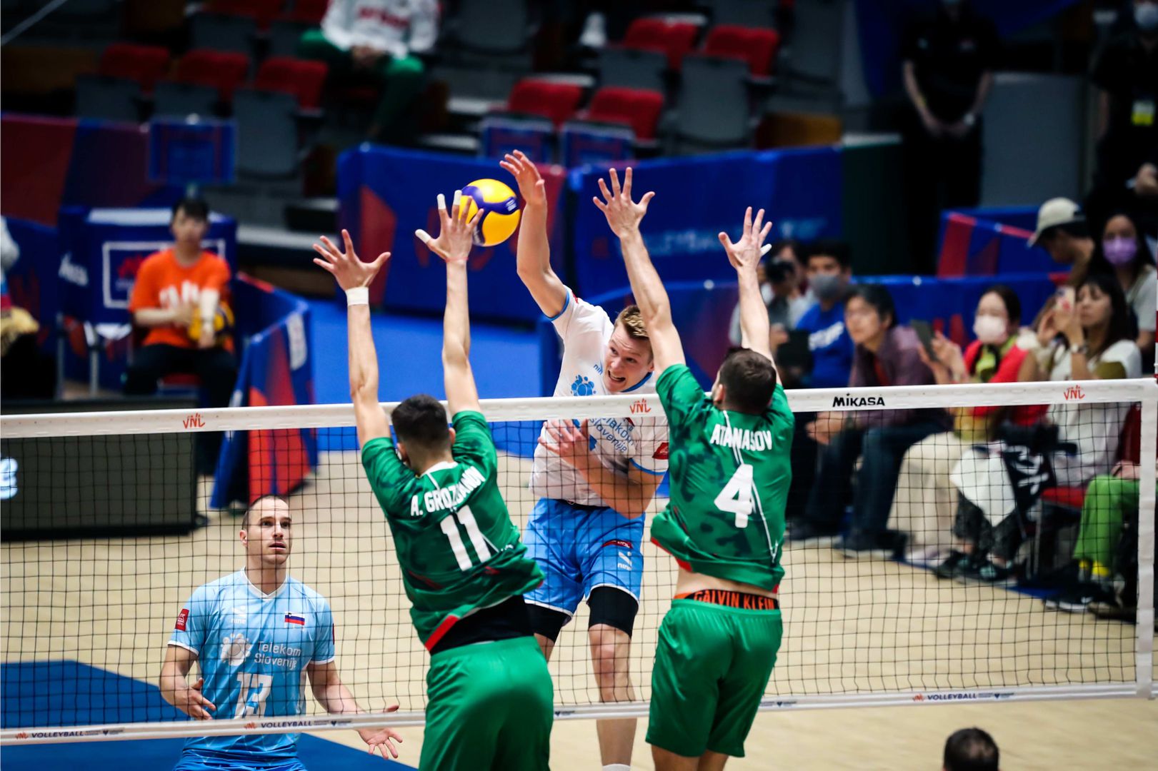България удари Словения с 3:0 във VNL 🏐