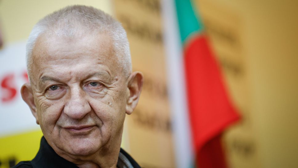 Очаквайте на живо: Христо Крушарски говори за селекцията и промените в Локо (Пд)