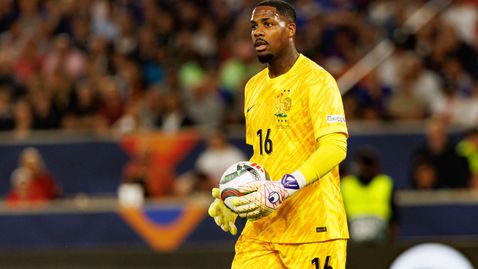  Челси изпраща усъвършенствани предложения за Менян и Байноу-Гитенс 