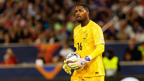 Челси изпраща подобрени оферти за Менян и Байноу-Гитенс