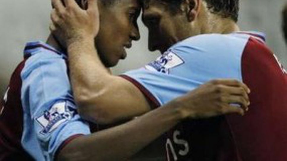 Стилиян Петров хвали Йънг и Агбонлахор