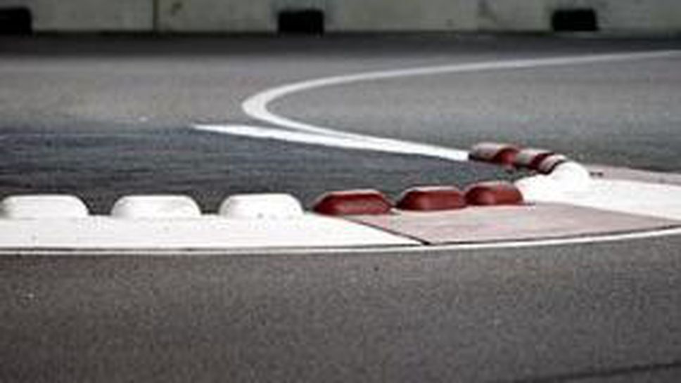 Алонсо и Маса притеснени от някои от завоите на "Марина Бей"