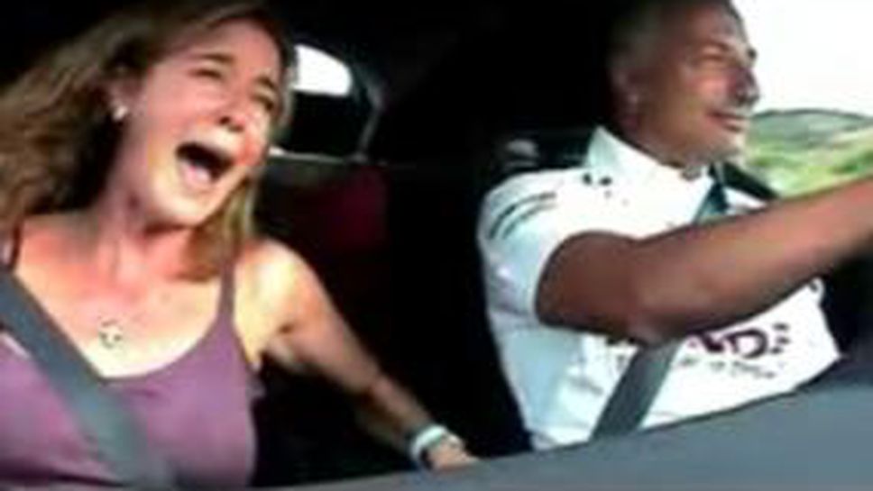 Рикардо Патрезе побърква жена си зад волана на Хонда - видео