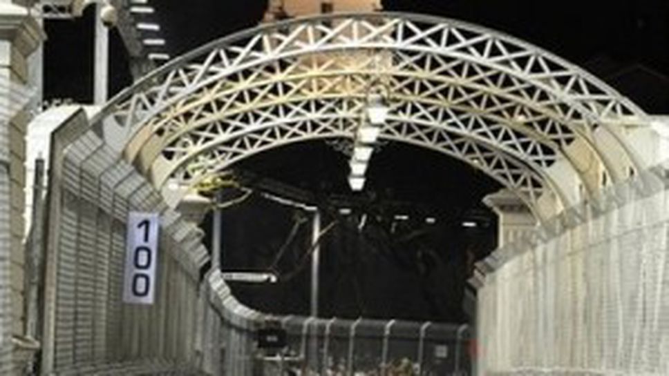 Алонсо победи Хамилтън във втората сесия на осветление в Сингапур