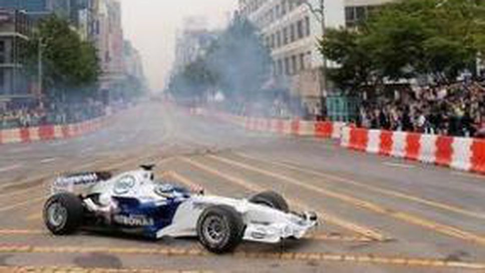 БМВ и Хайдфелд загряха корейците за Формула 1