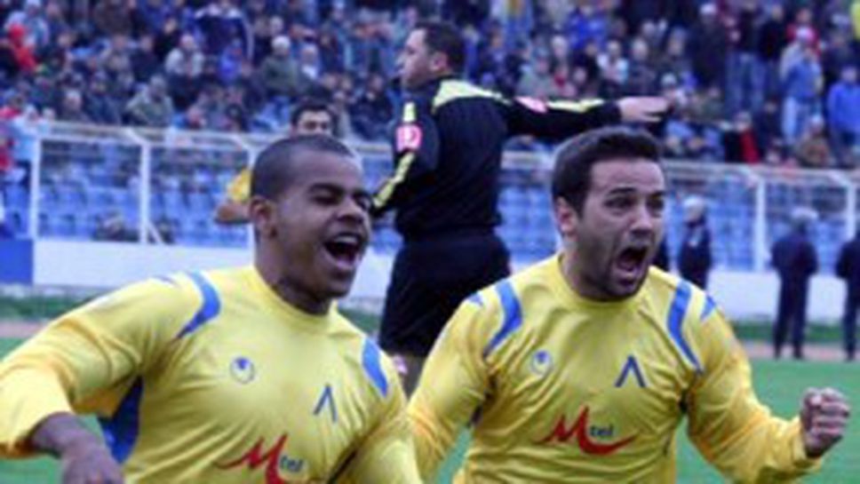 Съдиите режат Левски - вижте снимка и видео дали е така?