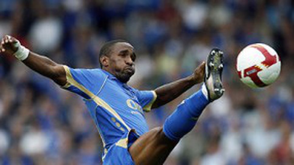 Тони Адамс спира кафето на Дефоу