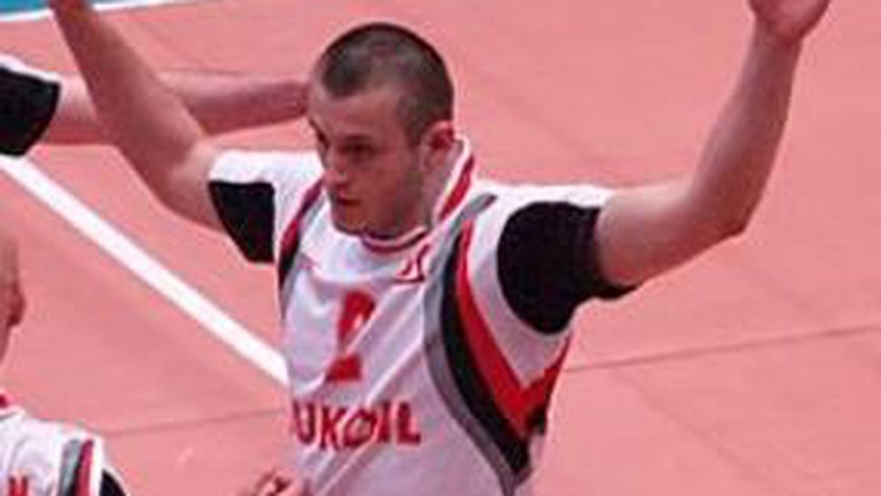 Стоян Самунев готов да играе за ЛукОйл-Нефтохимик срещу Ресовия