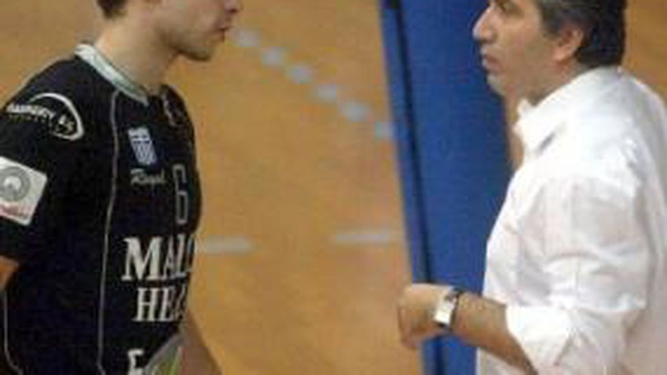 Андрей Жеков захвърли гипсовата яка и започна тренировки с Патра