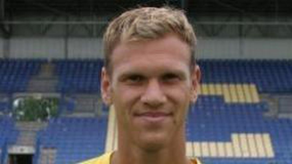 Литекс купи френски нападател