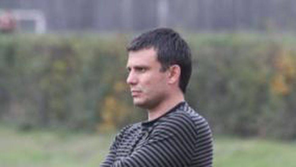 Тони Костадинов с десет шева на главата след ритник на мача с Ботев