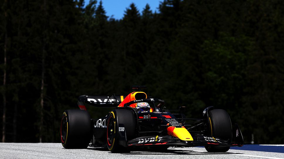 Верстапен най-бърз в критичната първа тренировка в Австрия