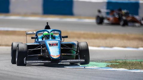 Цолов стартира на "Спа" с победа във Формула 4