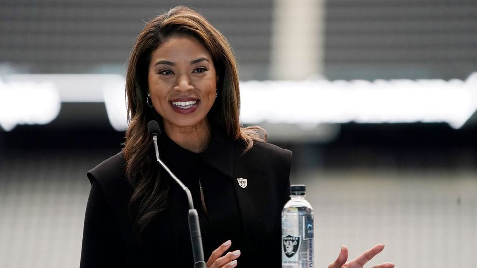 Лас Вегас Рейдърс назначи първата тъмнокожа жена на президентски пост в историята на НФЛ