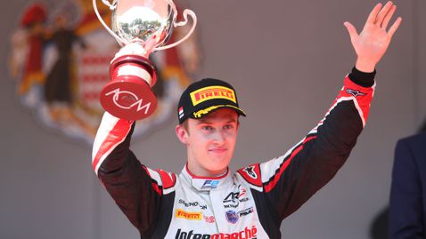  Алфа Ромео не може да откри място на Поучер 