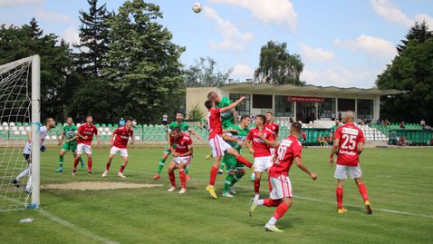 Ботев (Ихтиман) тръгна с реми в контролите