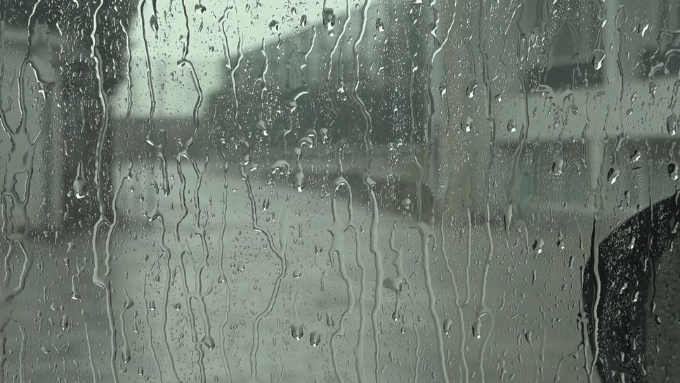 Проливен дъжд над Правец час преди контролата на Левски с АПОЕЛ
