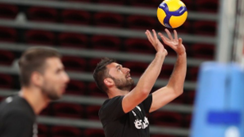 Тренировка на националите по волейбол