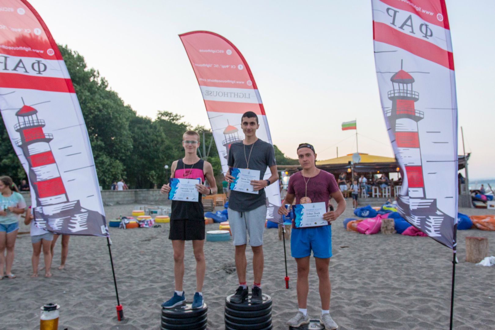 Над 40 младежи сътвориха истинско шоу в състезание по плажнобой в Бургас