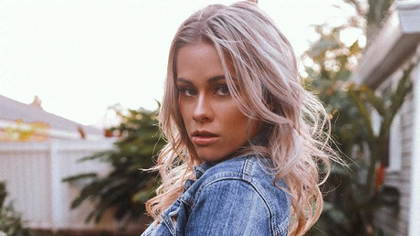 Пейдж Ванзант влезе в ролята на изкушаваща каубойка