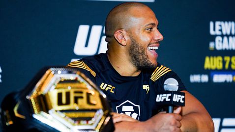 Сирил Ган нокаутира Дерик Люис и спечели временната титла