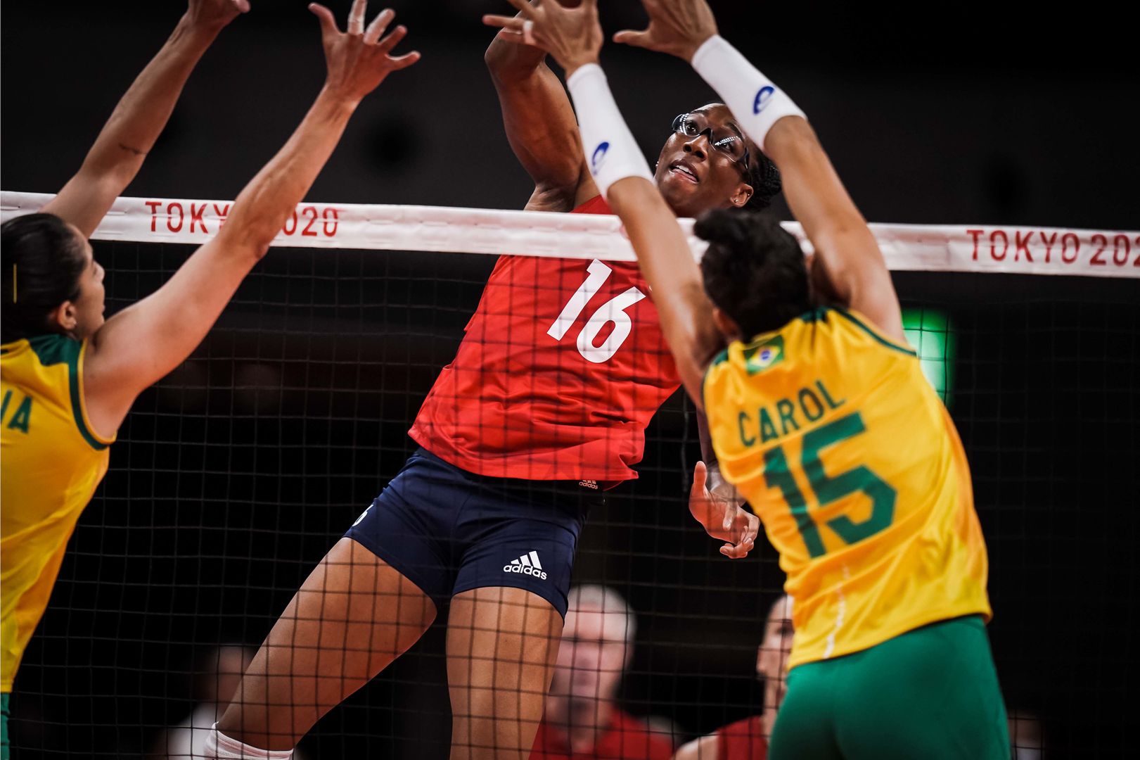 Волейболният финал при жените: Бразилия - САЩ