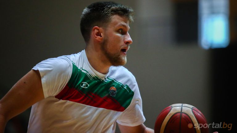 Баскетболистът Иван Алипиев направи дебют за мъжкия национален отбор на