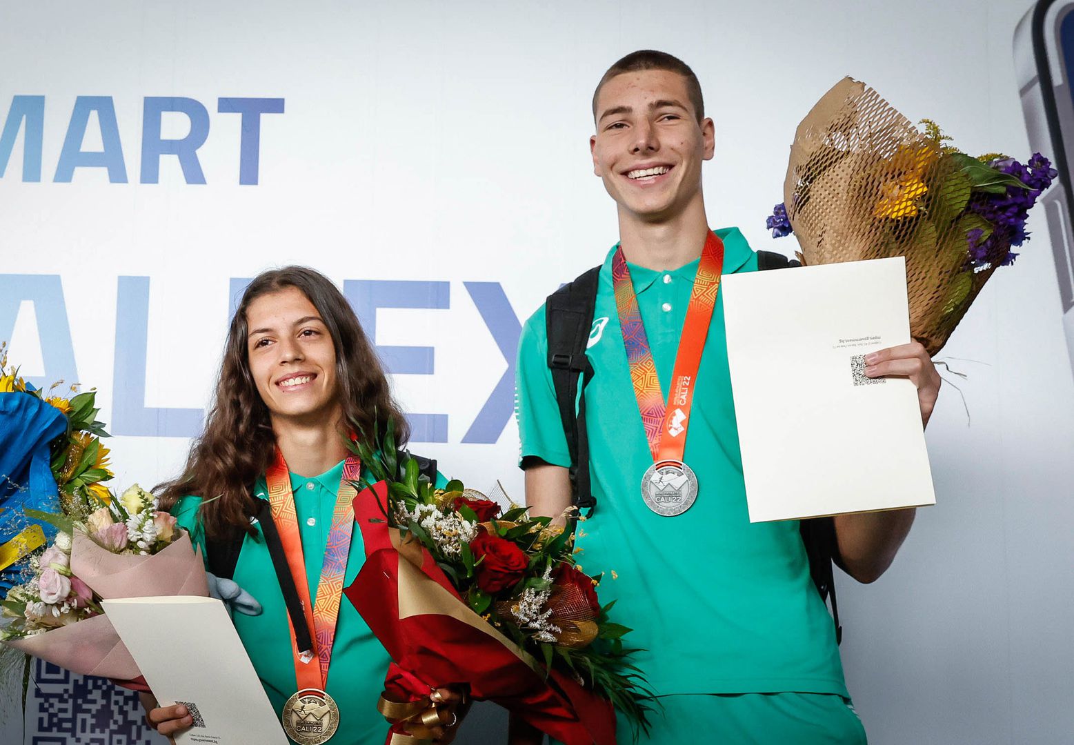  Световните медалисти Пламена Миткова и Божидар Саръбоюков се завърнаха в България 