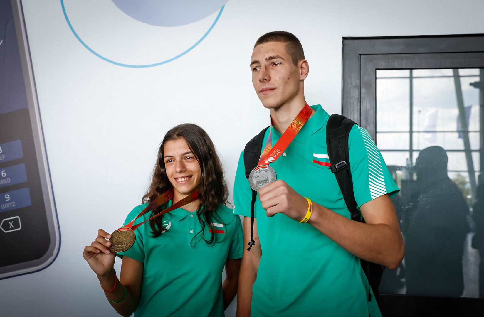  Световните медалисти Пламена Миткова и Божидар Саръбоюков се завърнаха в България 