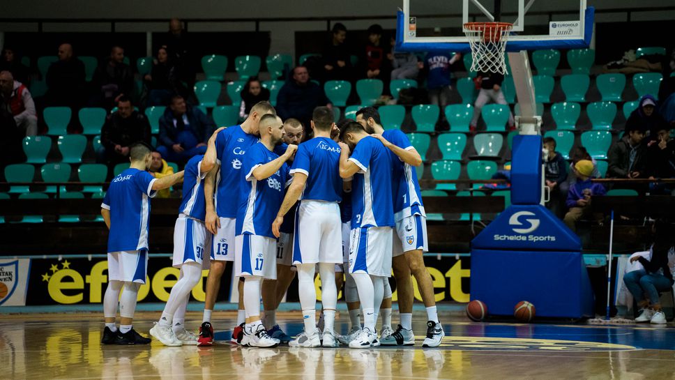 Приключва ремонтът на зала "Балканстрой"