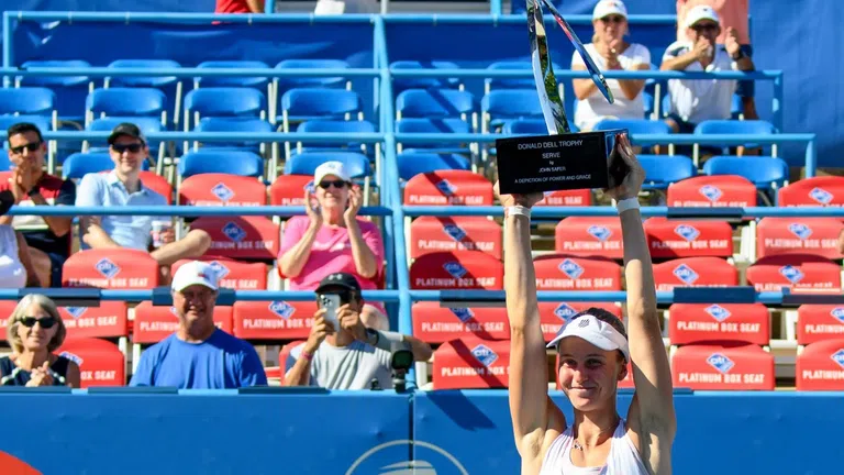 Рускинята Людмила Самсонова спечели турнира по тенис на твърда настилка