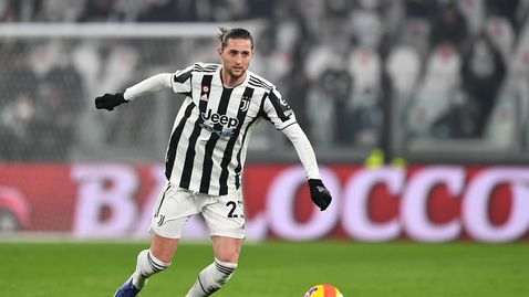  Манчестър Юнайтед и Ювентус се схванаха за халф 