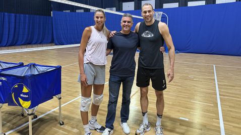 Звездното семейство Елица и Александър Атанасийевич тренират в зала "Левски София"