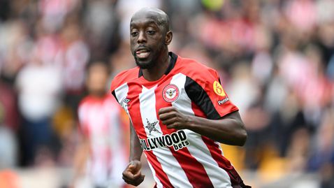  Уиса натиска за трансфер в Нюкасъл, 