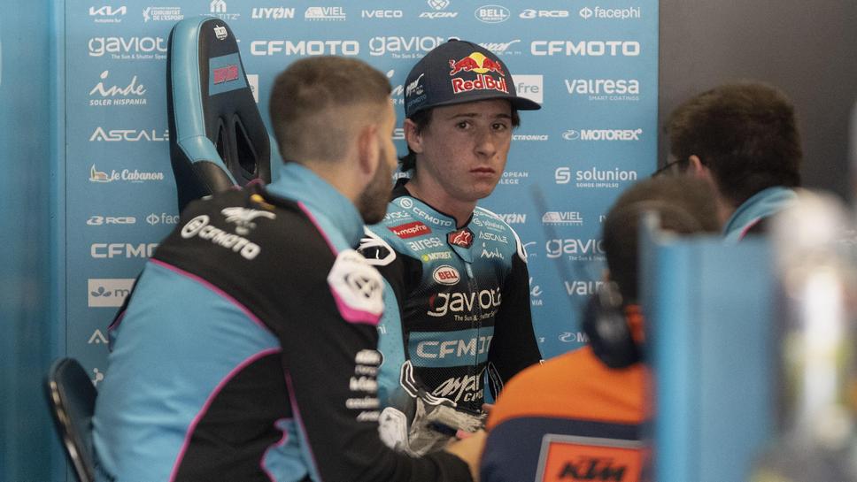 Контузия вади доминатора в Moto3 от Гран При на Великобритания