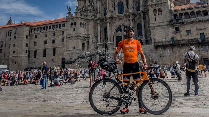 Колоездач се награди с допълнителни 1000 километра след края на „Вуелтата“