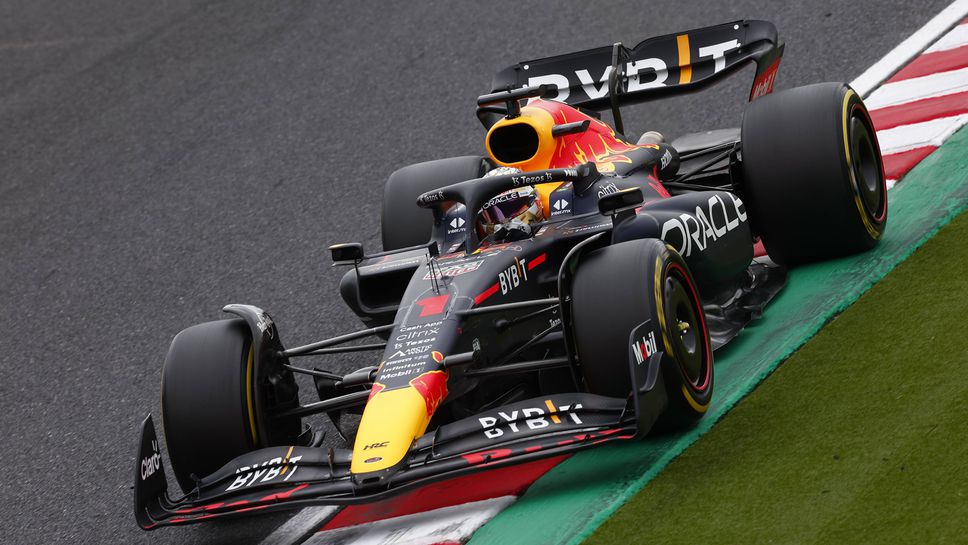 Верстапен взе предимството преди квалификацията в Япония