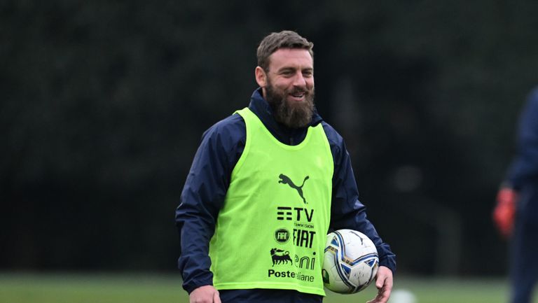 Даниеле Де Роси може да стане старши треньор на Салернитана