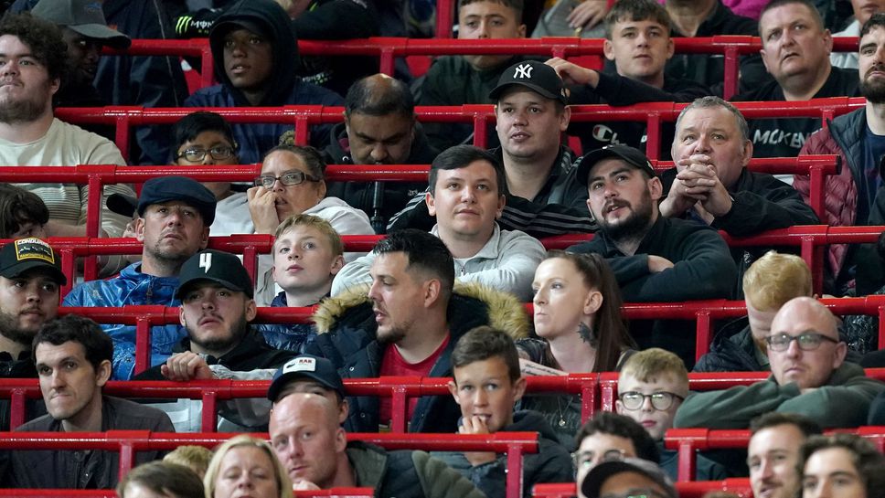 Стадионите в Англия се завръщат към традицията след Нова година