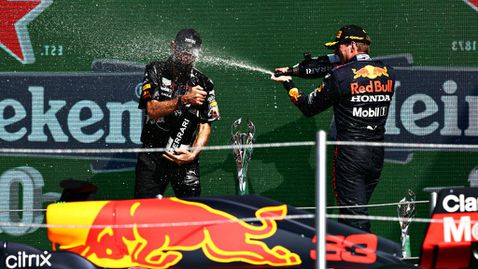 Ейдриън Нюи останал изненадан от победата на Верстапен в Мексико