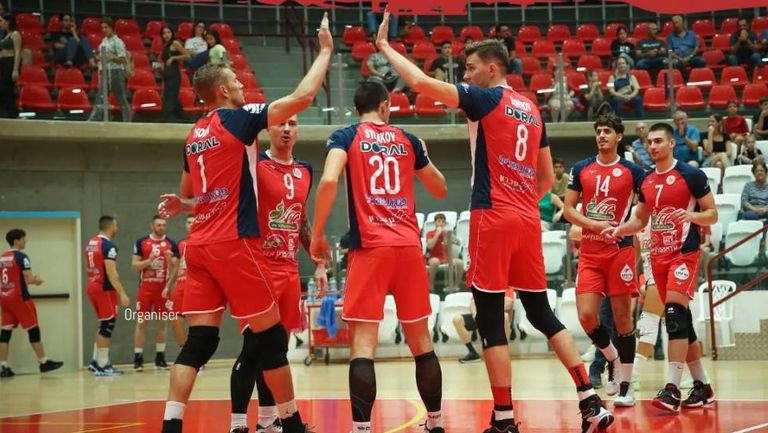 Българският разпределител Светослав Станков и вицешампионът на Израел Апоел Мате Ашер