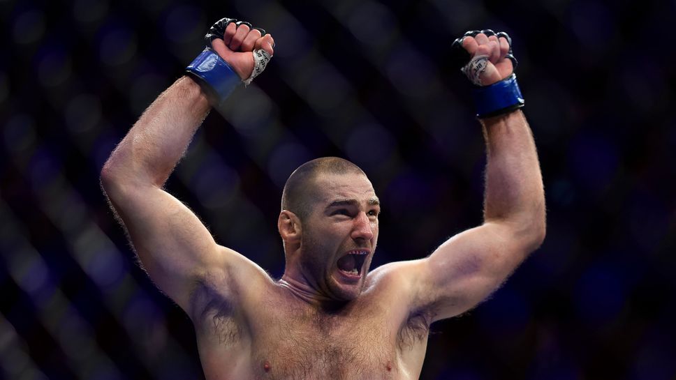 Бившият шампион на UFC в средна категория UFC се появи