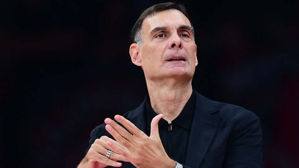 Олимпиакос с българския национал Александър Везенков в състава си постигна